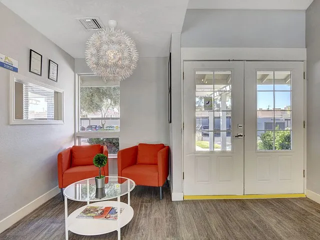 Paradise Square | Apartments For Rent in Las Vegas