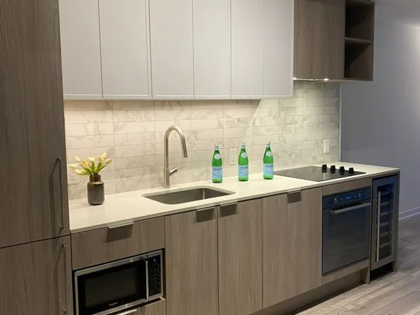 2020 Bathurst St #540, Toronto, ON M5P 2B9