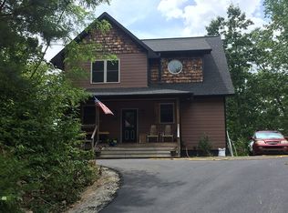 645 Grand View Estates Dr, Whittier, NC 28789