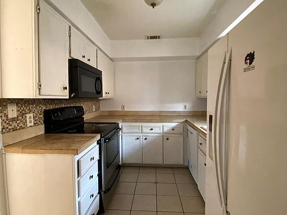 4th image of 4732 Country Club Dr