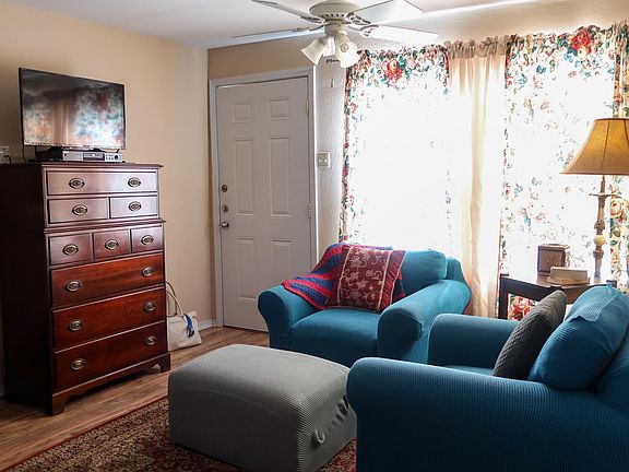 4th image of 1547 W Agarita Ave #C
