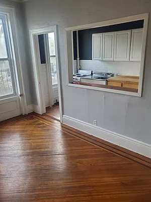 Rented by NYC HOMES 4LESS INC | media 9