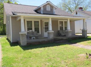 911 Lindsey St, Reidsville, NC 27320