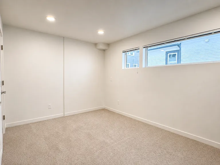 4505 23rd Ave SW — Photo 6