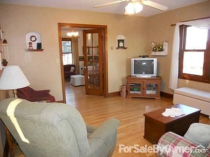Family Room
						:
						The family rooms adjoins to the parlor with original french doors