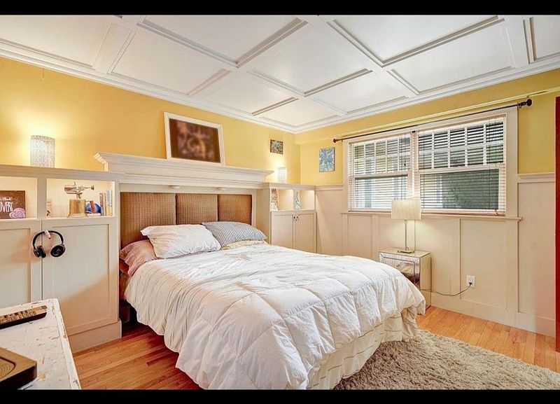 Surrey House for rent - 4 Bedrooms — photo 5