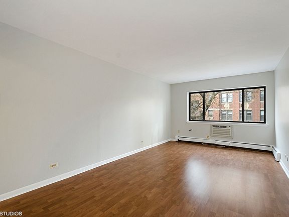 2nd image of 3620 N Pine Grove Ave APT 416