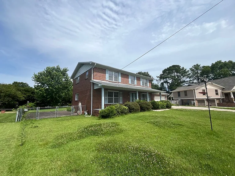 817 Mira Vista Dr SE — Photo 3