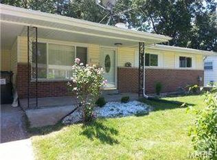 234 Palm Dr, Hazelwood, MO