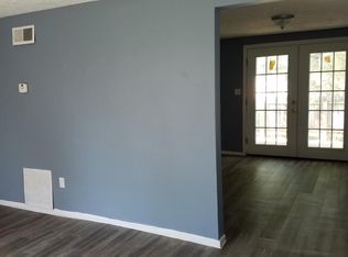 207 Roxana Ave #A, South Roxana, IL 62087