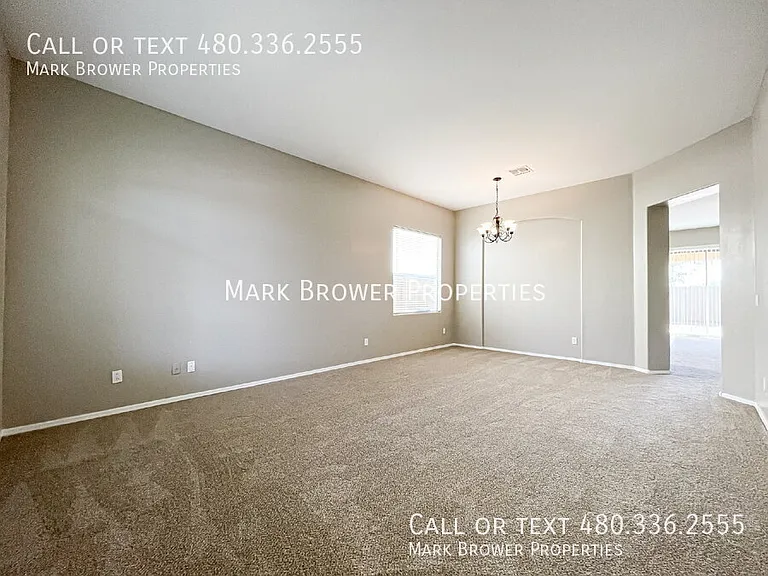 3529 W Belle Ave — Photo 2