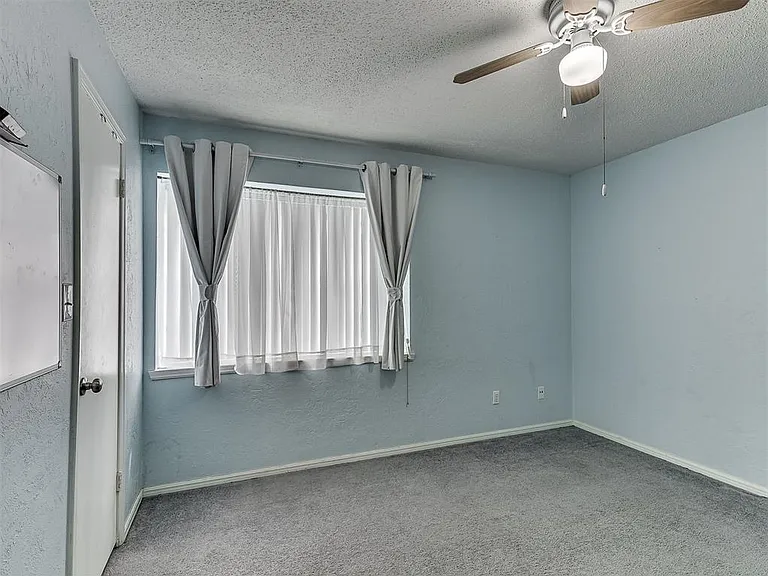 1703 E Lindsey St — Photo 37