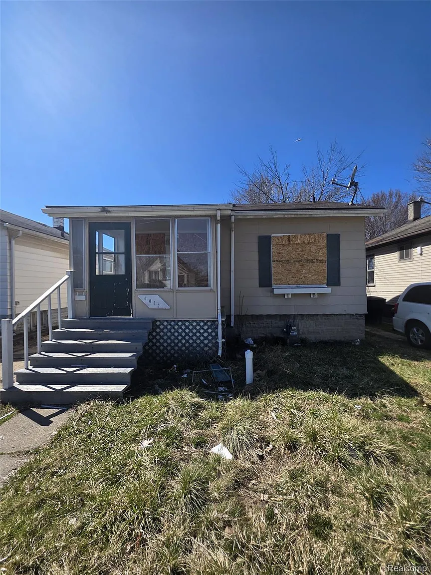 6017 Plainview Ave photo 1