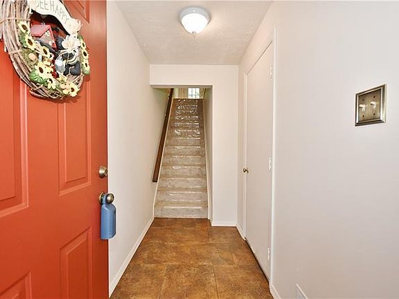 3rd image of 909 Timberidge Dr