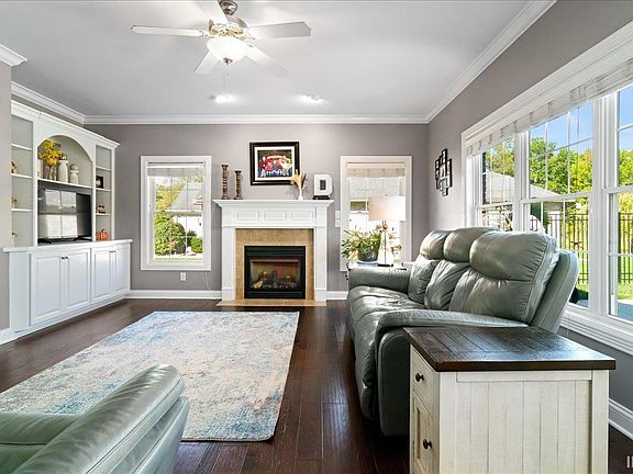 5th image of 2828 Thornhill Dr