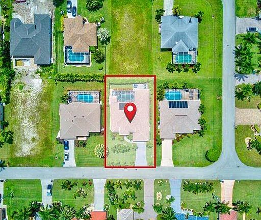 3rd image of 2122 SW 52nd Ter