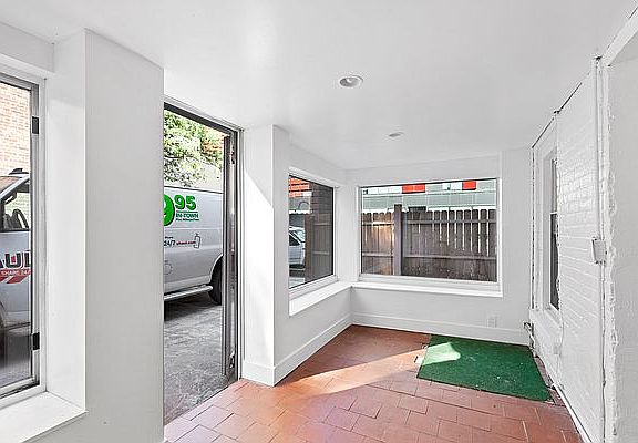 4th image of 46 6th Ave #1