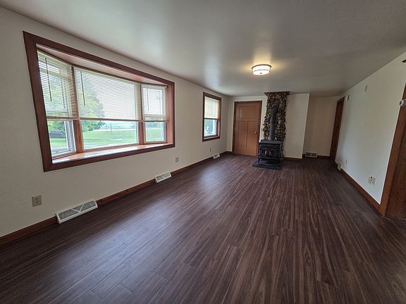 3rd image of 2963 Jones St