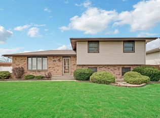 730 Briarwood Dr, Dyer, IN 46311