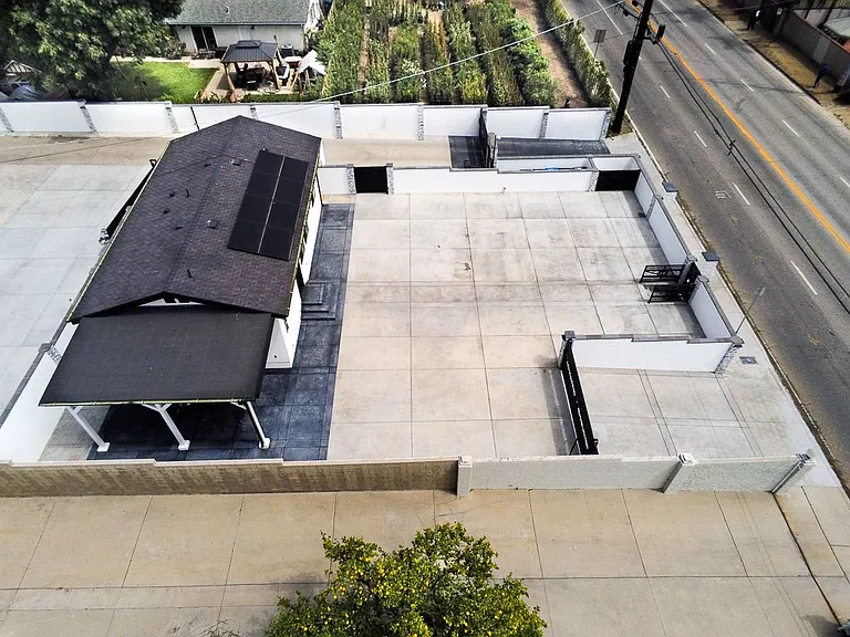 13310 Glenoaks Blvd — Photo 16