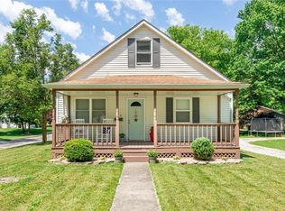 319 Quarry St, Staunton, IL 62088
