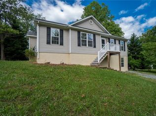 364 Lakeview Cir, Louisa, VA 23093
