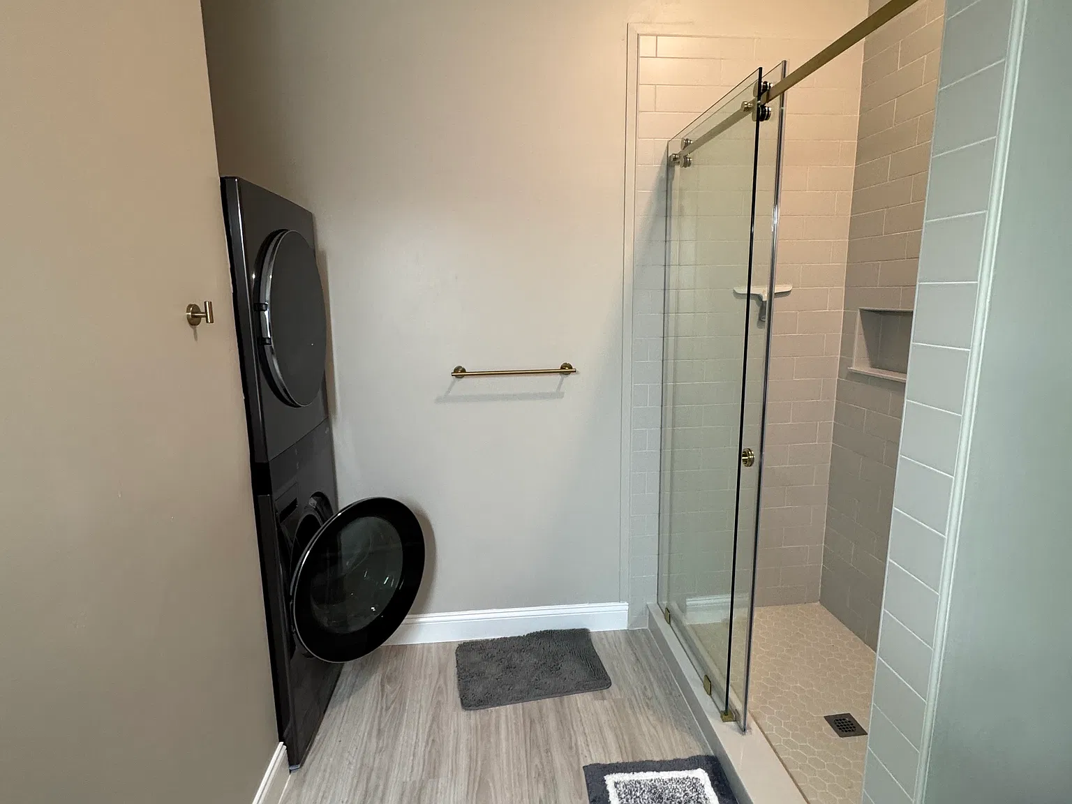 1 bed, 990 sqft, $2,250 — Photo 4
