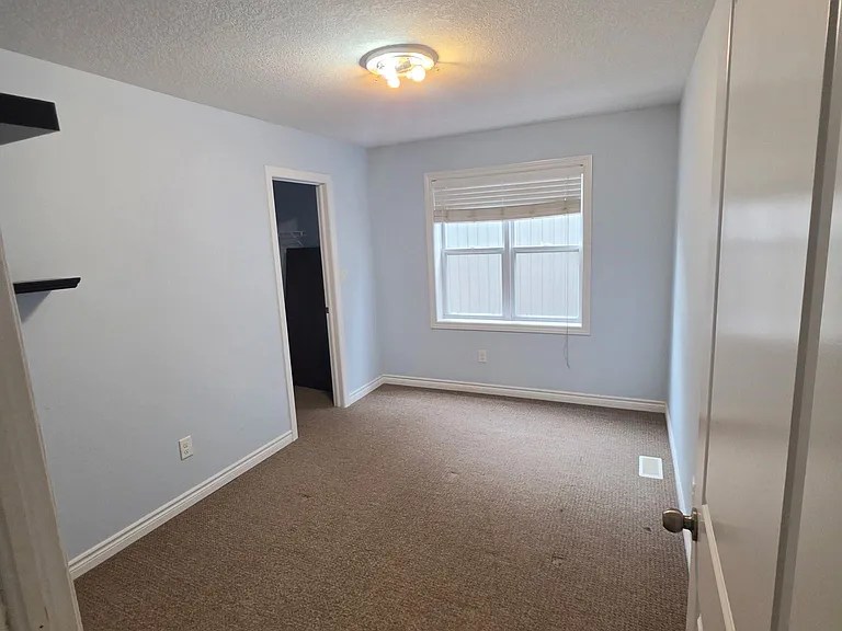 218 Tremaine Cres #MAIN - UPPER FLOORS — Photo 13