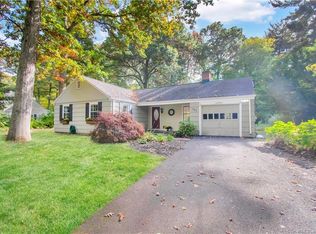 386 Neipsic Rd, Glastonbury, CT 06033