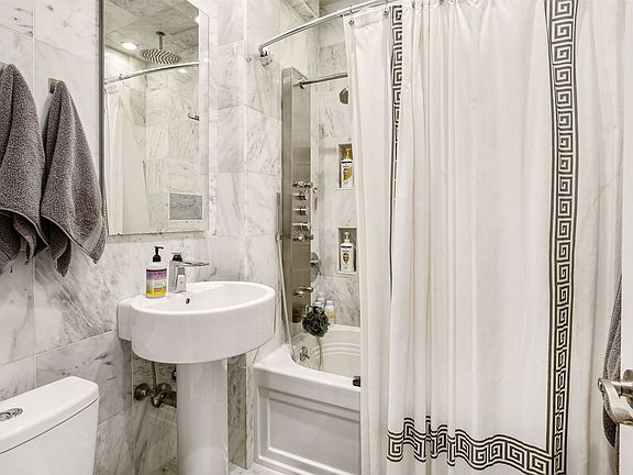 landlord_unit_photo_66826056_3