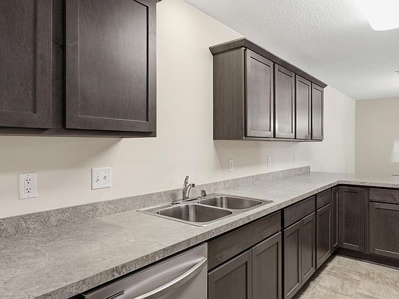 4th image of 305 Chatum Ln