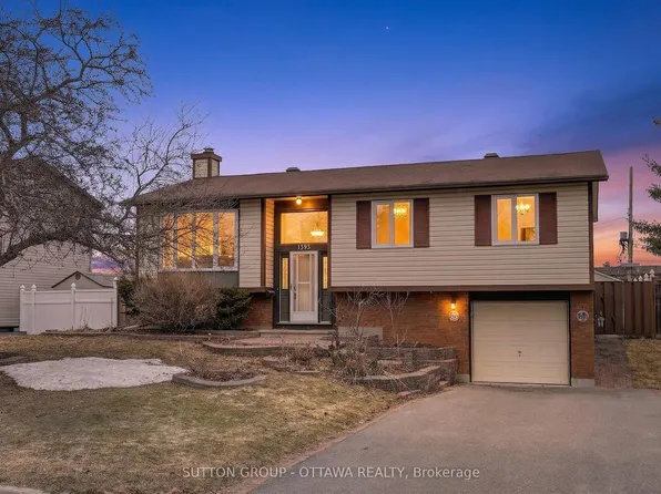 1595 Schouten Dr, Ottawa, ON K1E 2H9