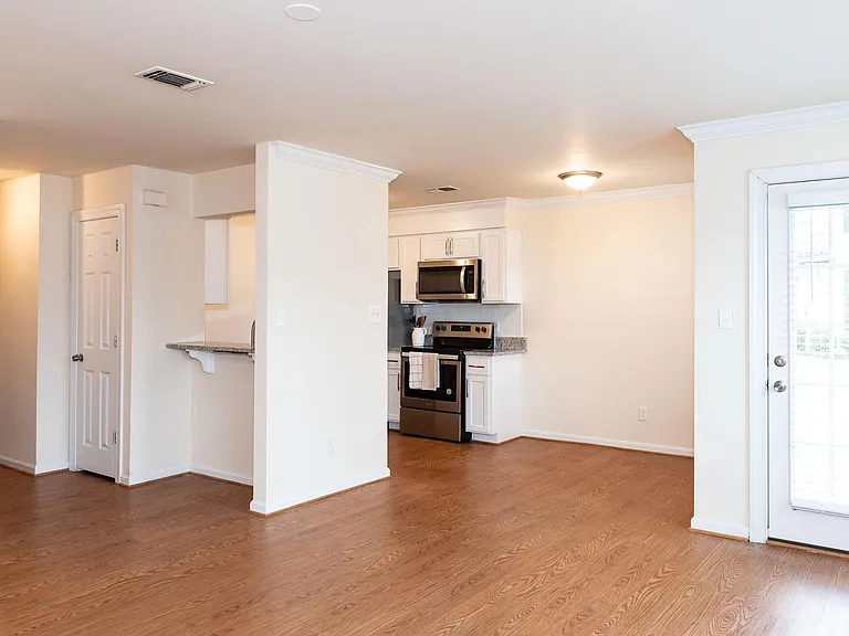 Lake Princess Anne Apartments — Photo 4