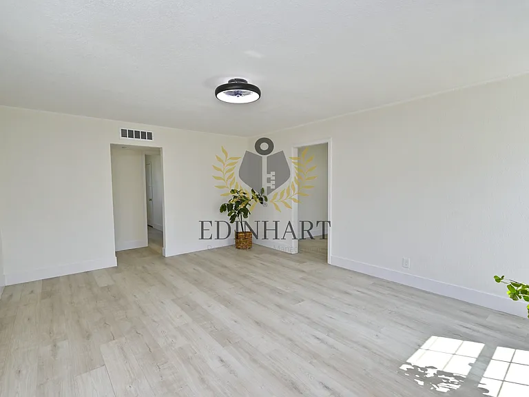 1584 N Carruth Ave — Photo 7