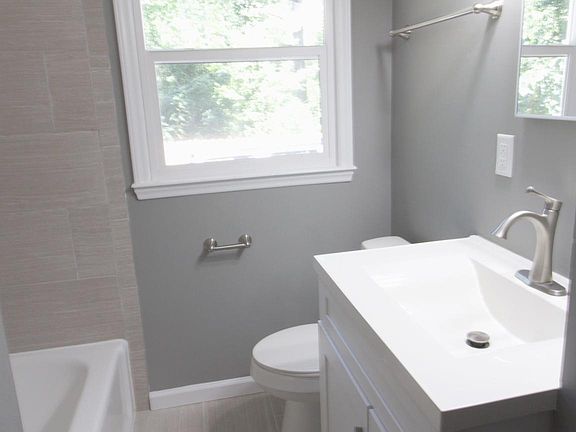 5th image of 1206 Rosedale Ave