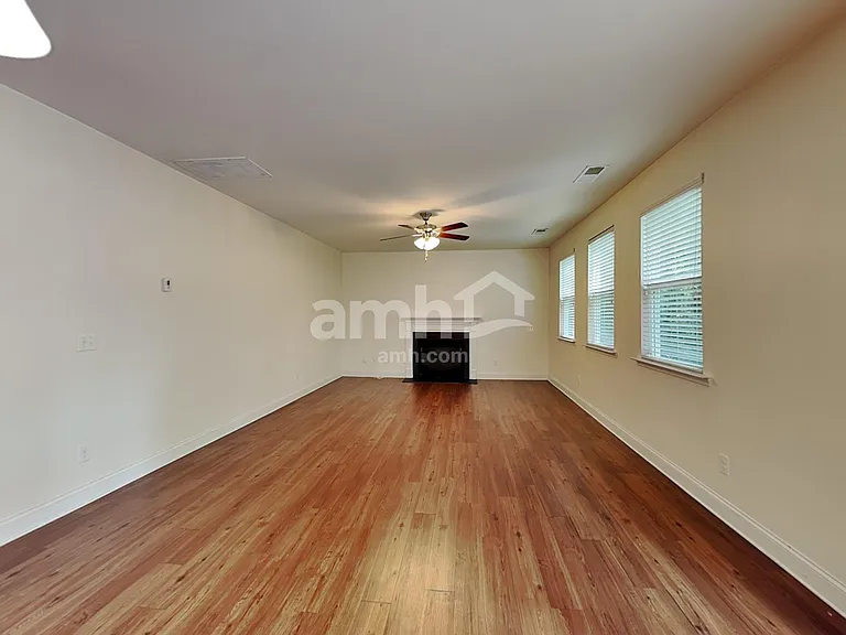 3021 Greenmont Cir — Photo 7