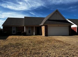 8189 Mary Payton Dr, Southaven, MS 38671