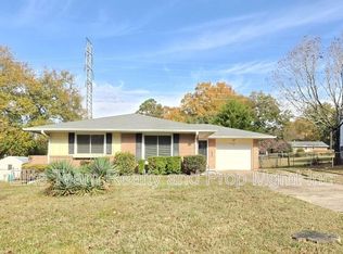 910 Holly Dr, Gastonia, NC 28054