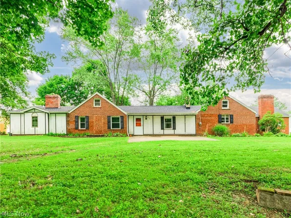 2740 Chelsea Dr, Akron, OH 44312