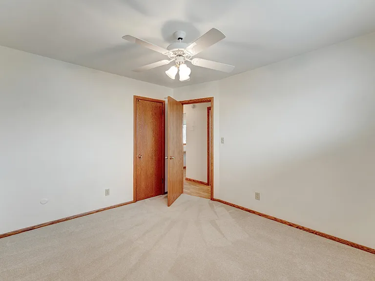 1344 Saint Paul Ave #7 — Photo 11