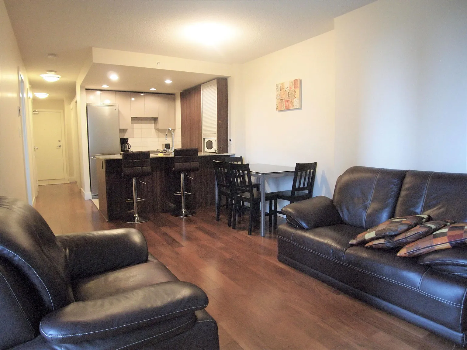 2 bed, 657 sqft, $3,600 — Photo 3