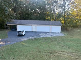 142 Green Acres Ln, Benton, KY 42025