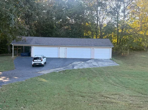 142 Green Acres Ln, Benton, KY 42025