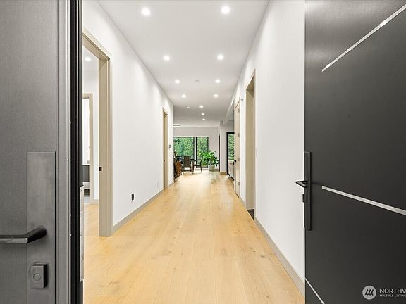 4th image of 22713 SE 34th Court