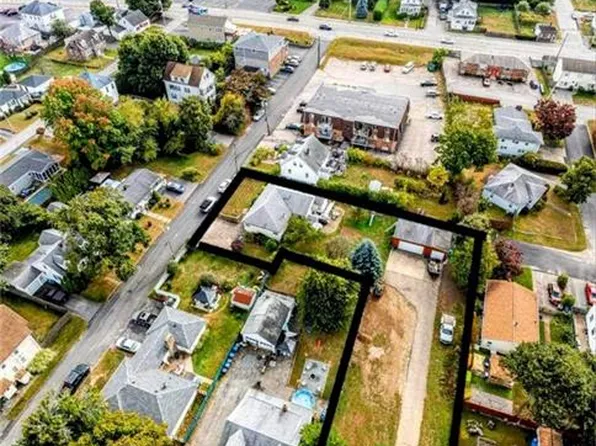 21-0 Garrison St, Cranston, RI 02920