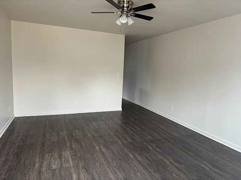 607 Armstrong St #1/2 — Photo 9