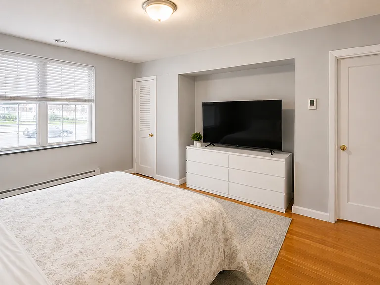 530 Vfw Pkwy #101 — Photo 8
