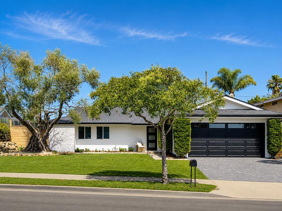 1st image of 230 Palo Alto Dr