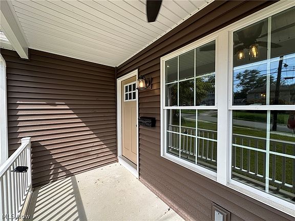 4th image of 363 Sexton St