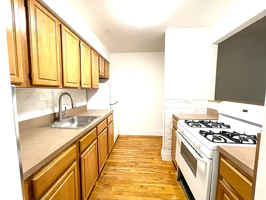 Rented by Peter Ashe | media 4